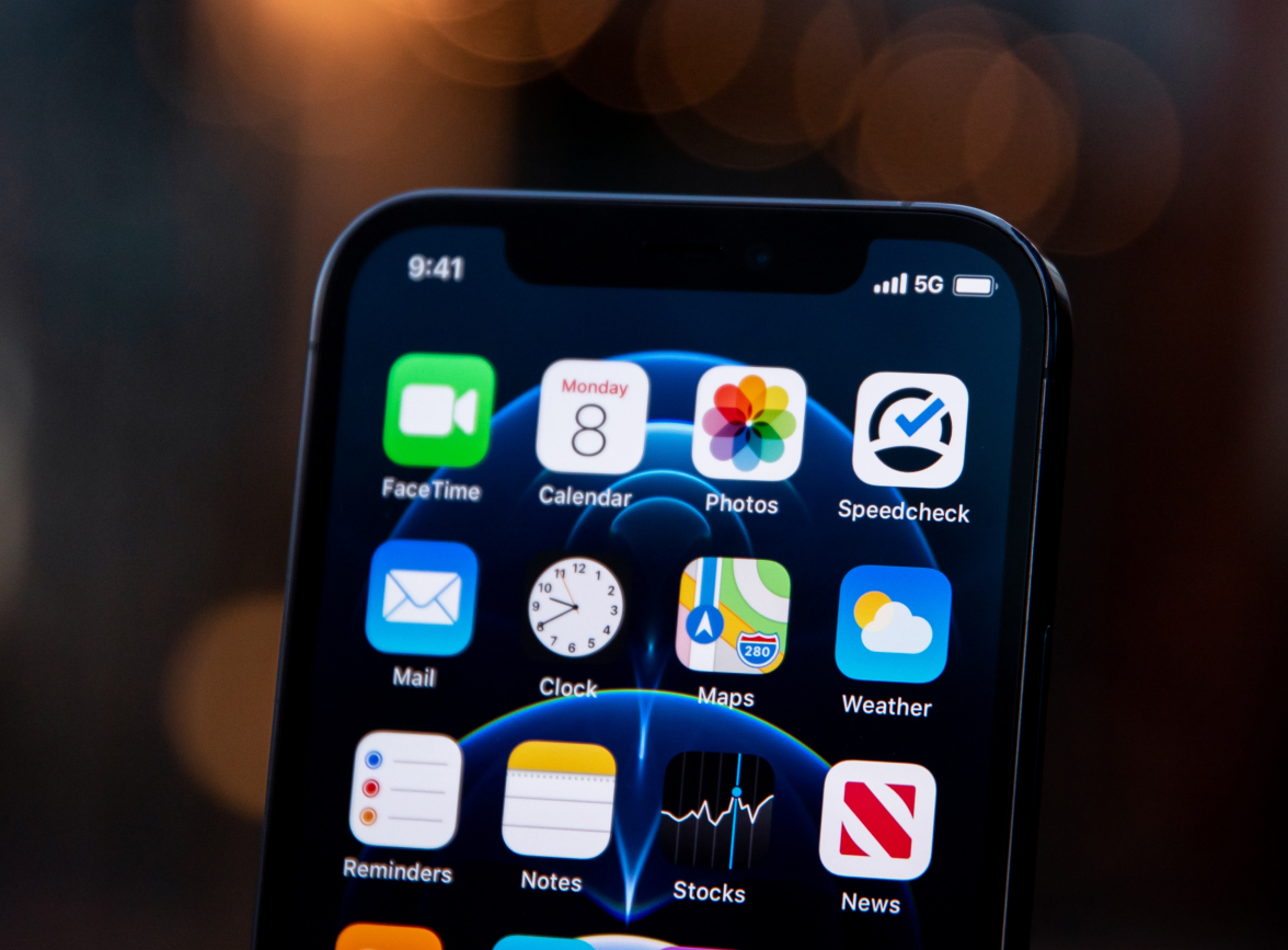 容县苹果手机维修分享为什么 iPhone 12 在冬季会自动关机 