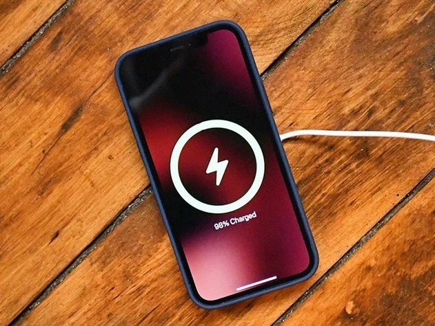 容县苹果手机维修分享iPhone 12可以随便充电吗 