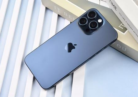 容县苹果维修点分享iPhone 15 Pro Max屏幕更换全新实操风险 